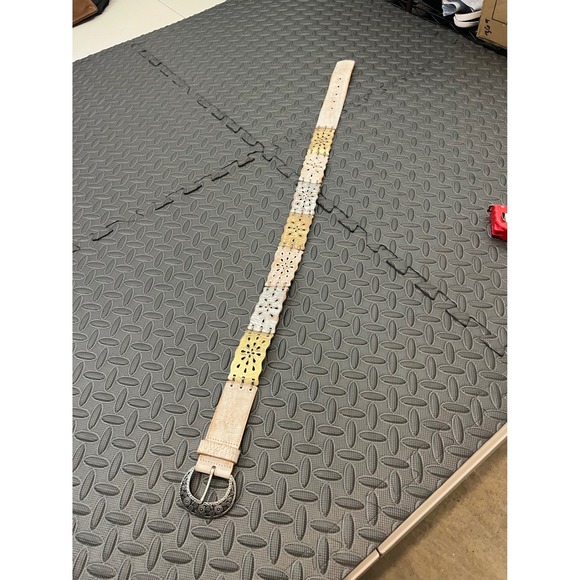 Fossil Floral Stations Belt Small Metallic White Gold Silver Leather BT3799838S - Picture 2 of 8